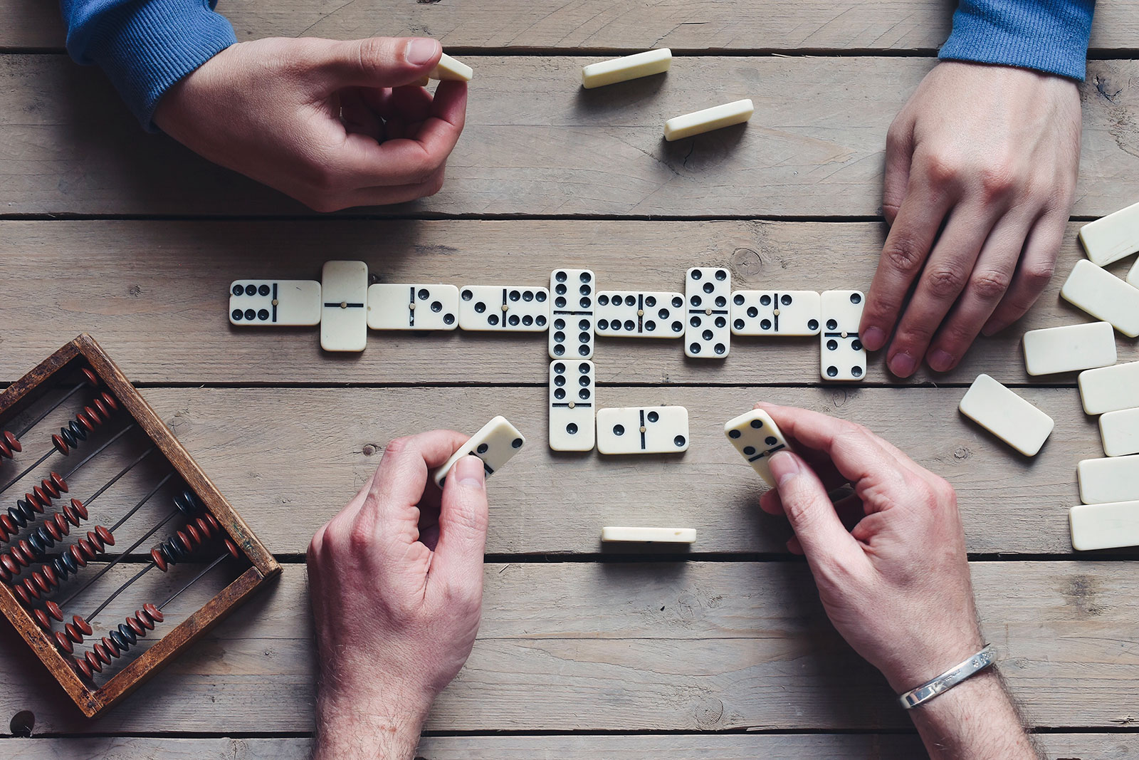Comment participer à des tournois de dominos en ligne